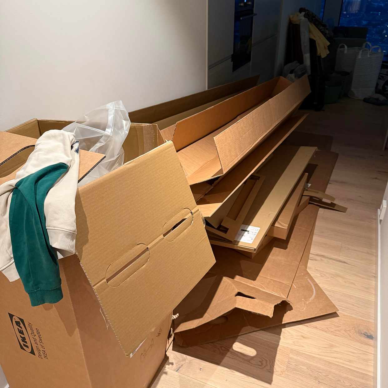 image of IKEA cardboard and plasti - Hisingen