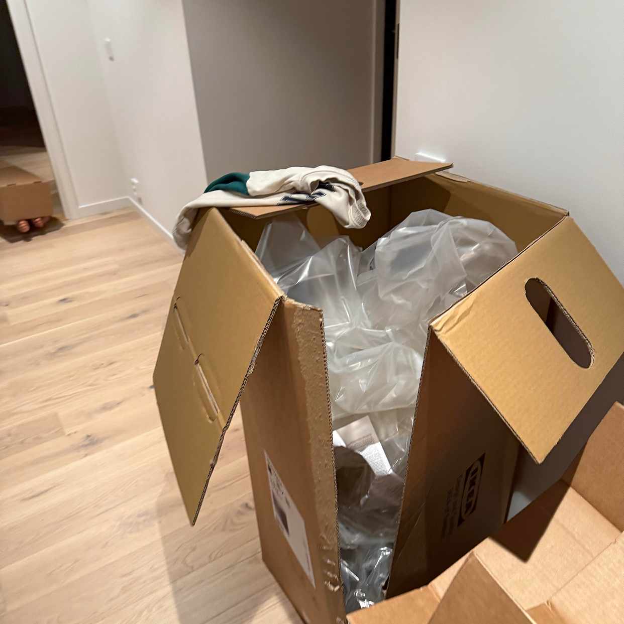 image of IKEA cardboard and plasti - Hisingen