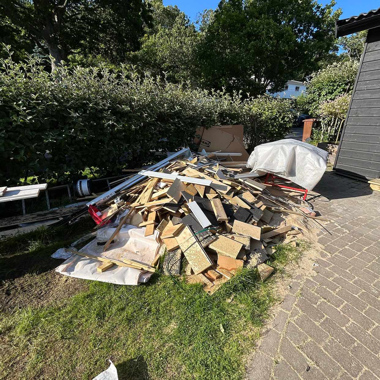 image of Trä spill och spån - Släp