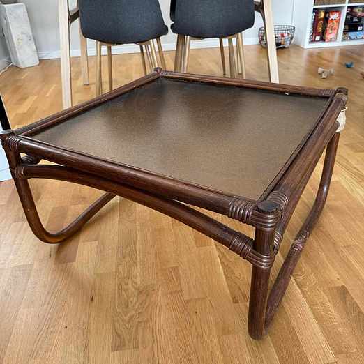 image of Coffee table for free - Solna