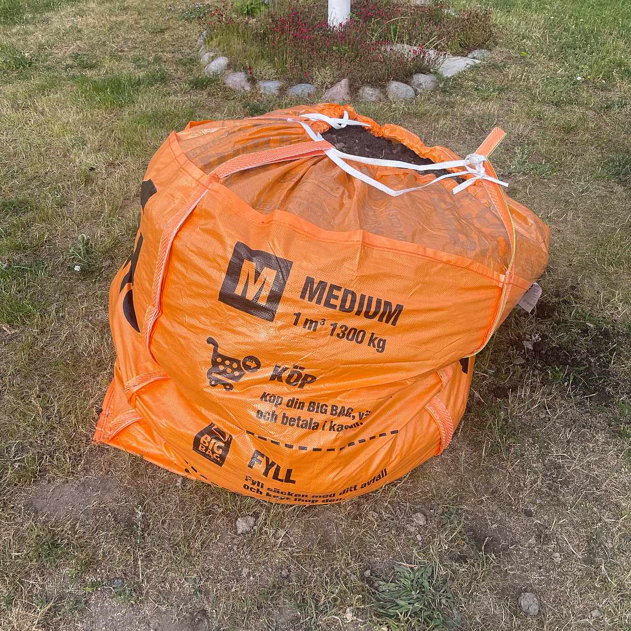 image of Bigbag Medium med jord - Botkyrka