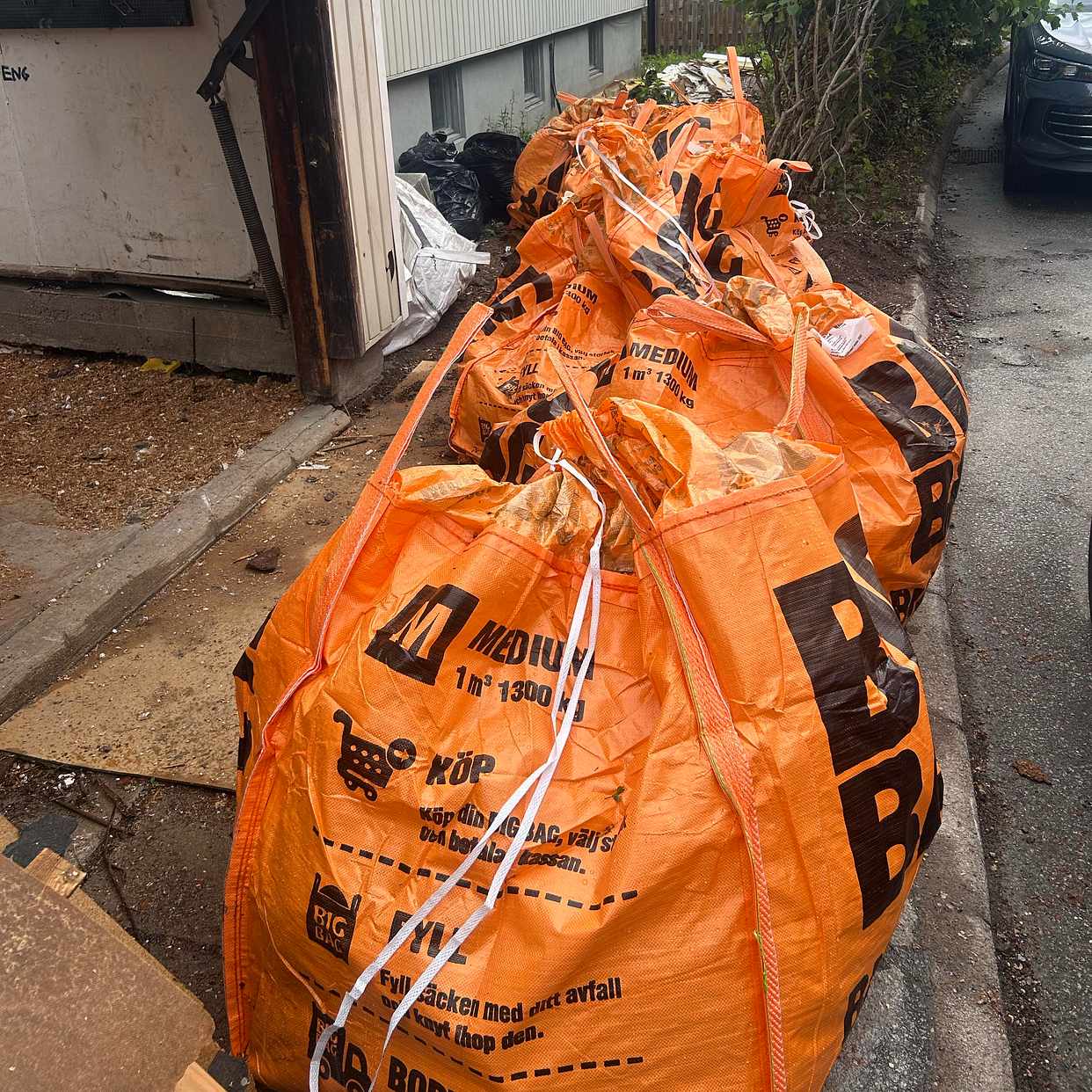 image of Träavfall i big bags - Bromma