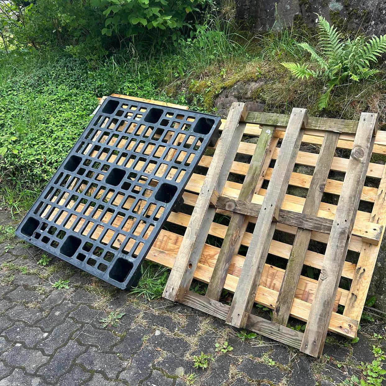 image of Three pallets recycling - Västra Frölunda