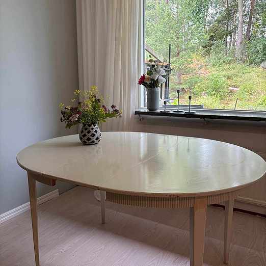 image of matbord plus iläggsskiva - Tyresö