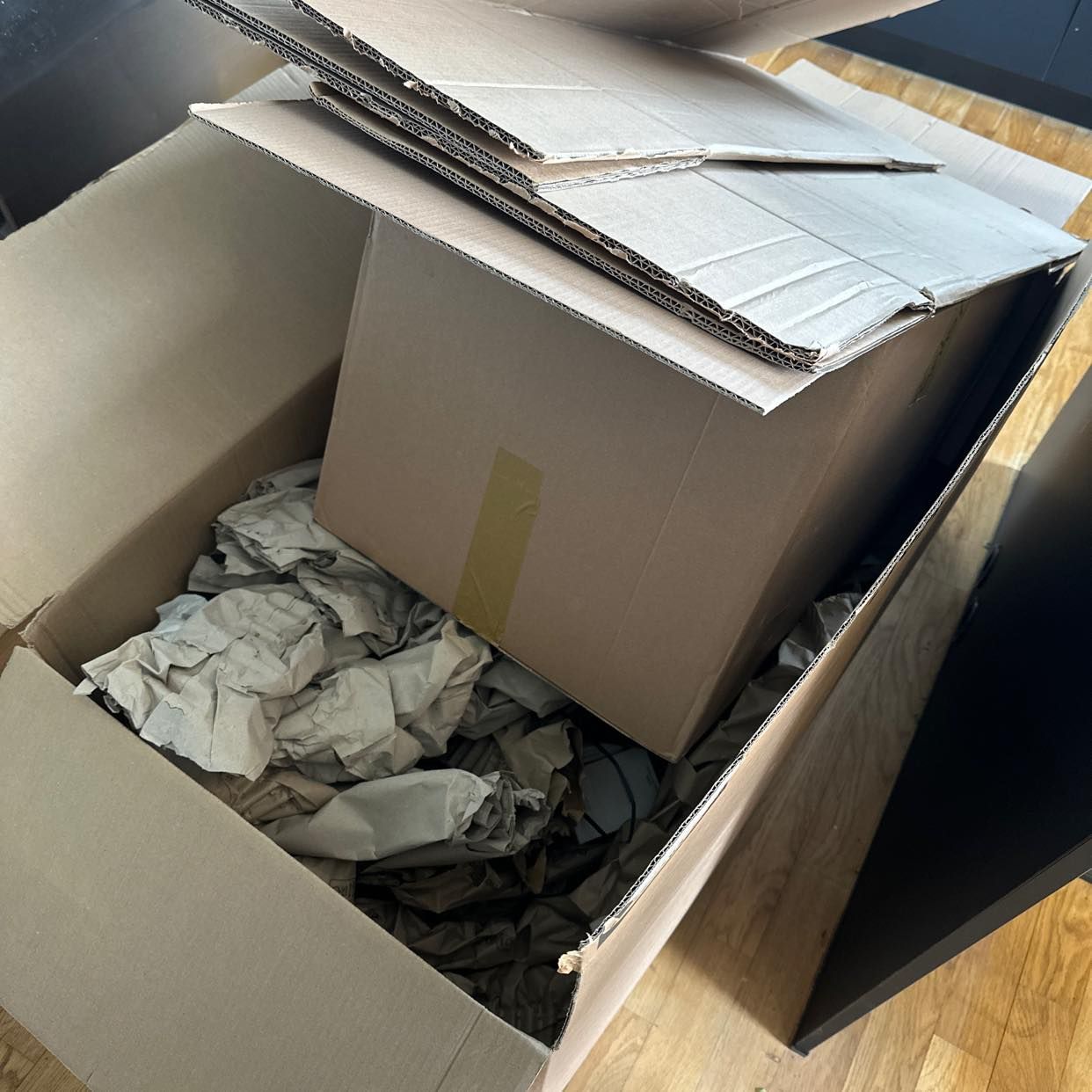 image of Cardboard, plastic, glass - Berlin