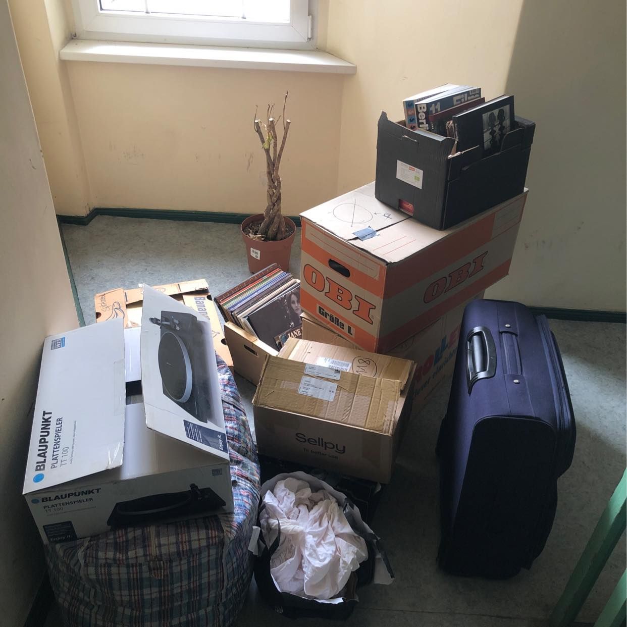 image of cardboards and bags - 