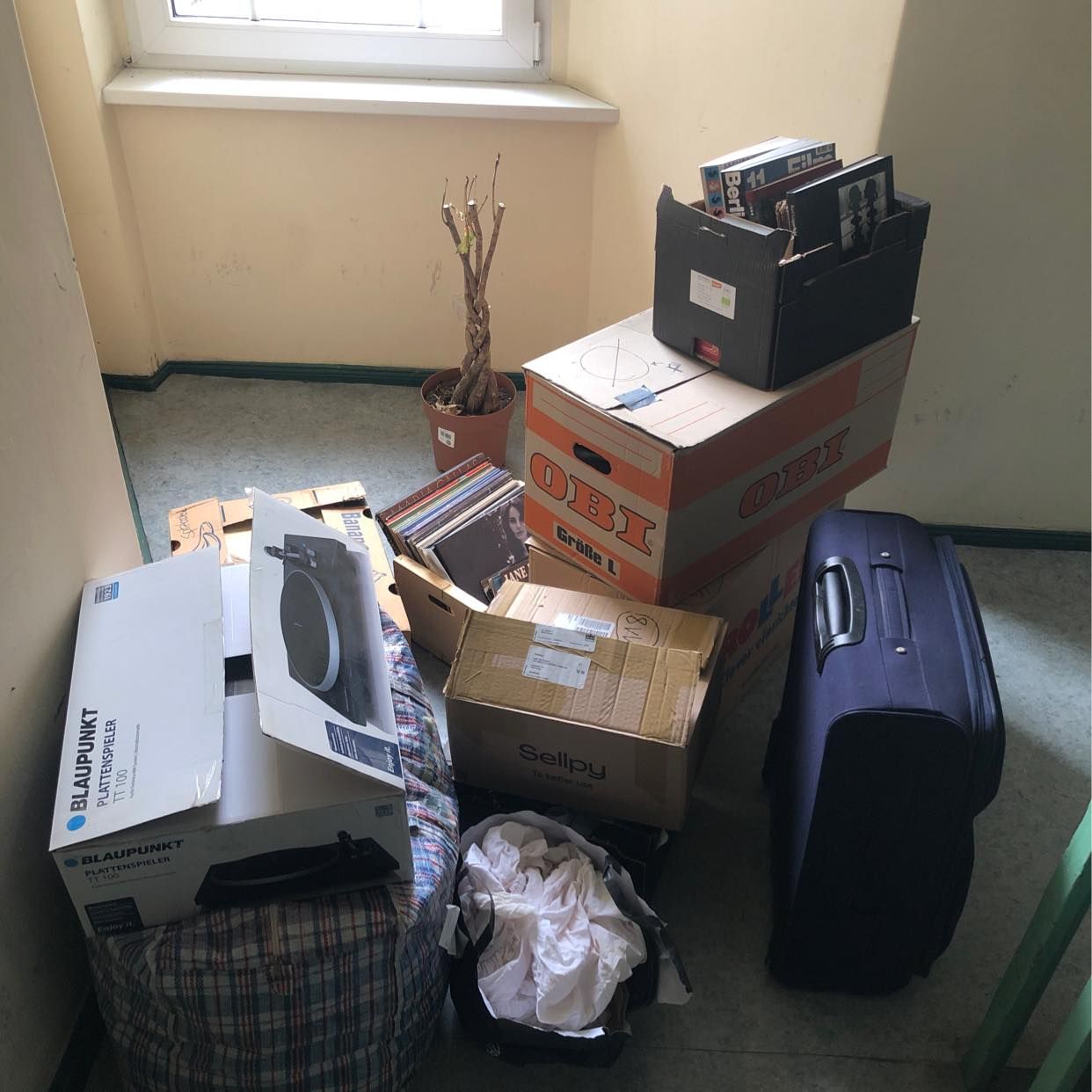 image of cardboards and bags - 