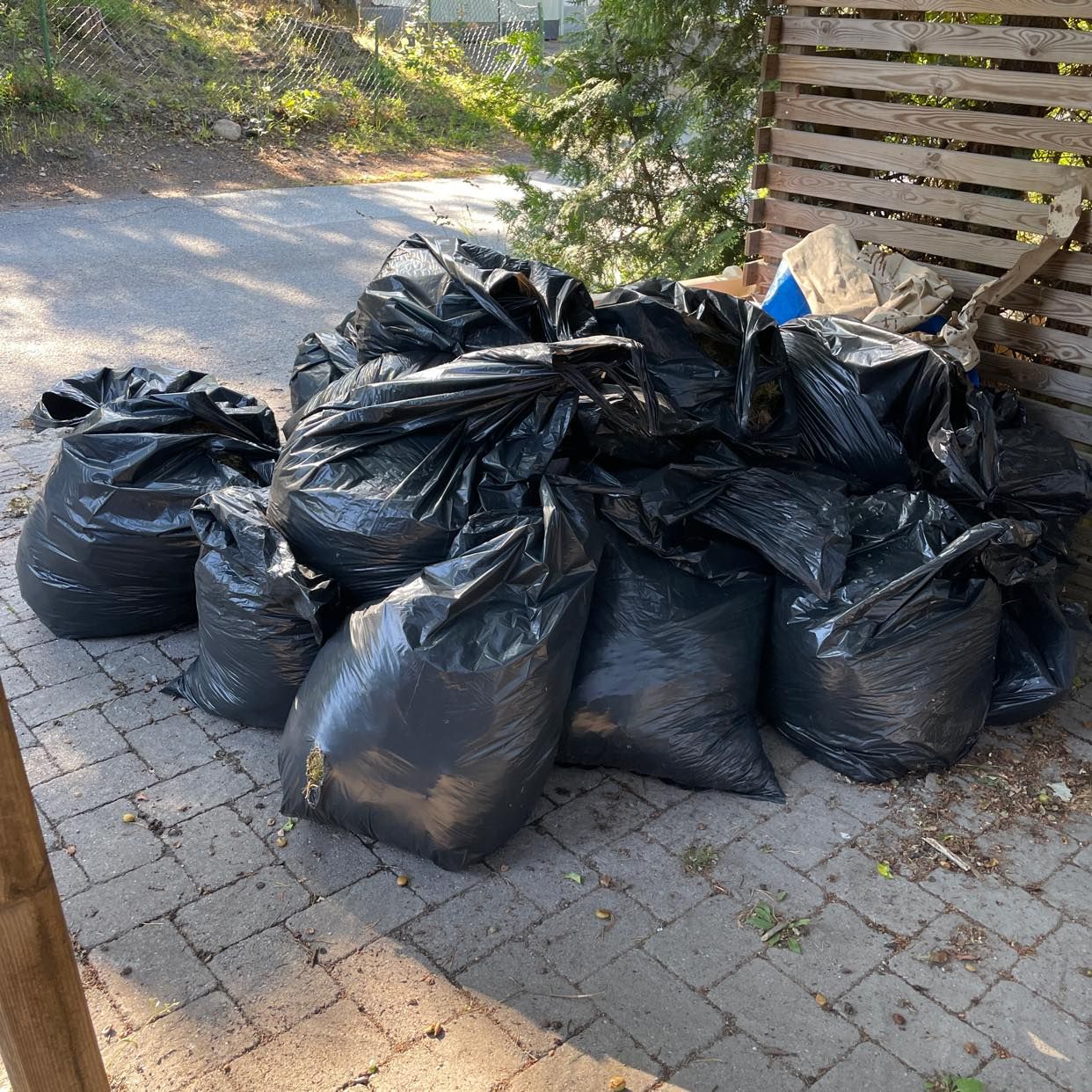 image of Kartonger o löv - Saltsjö-Duvnäs
