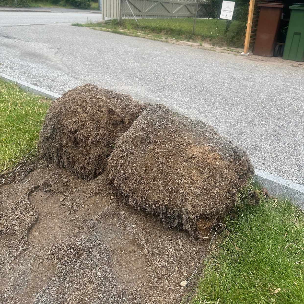 Hämta och kasta gräs jord