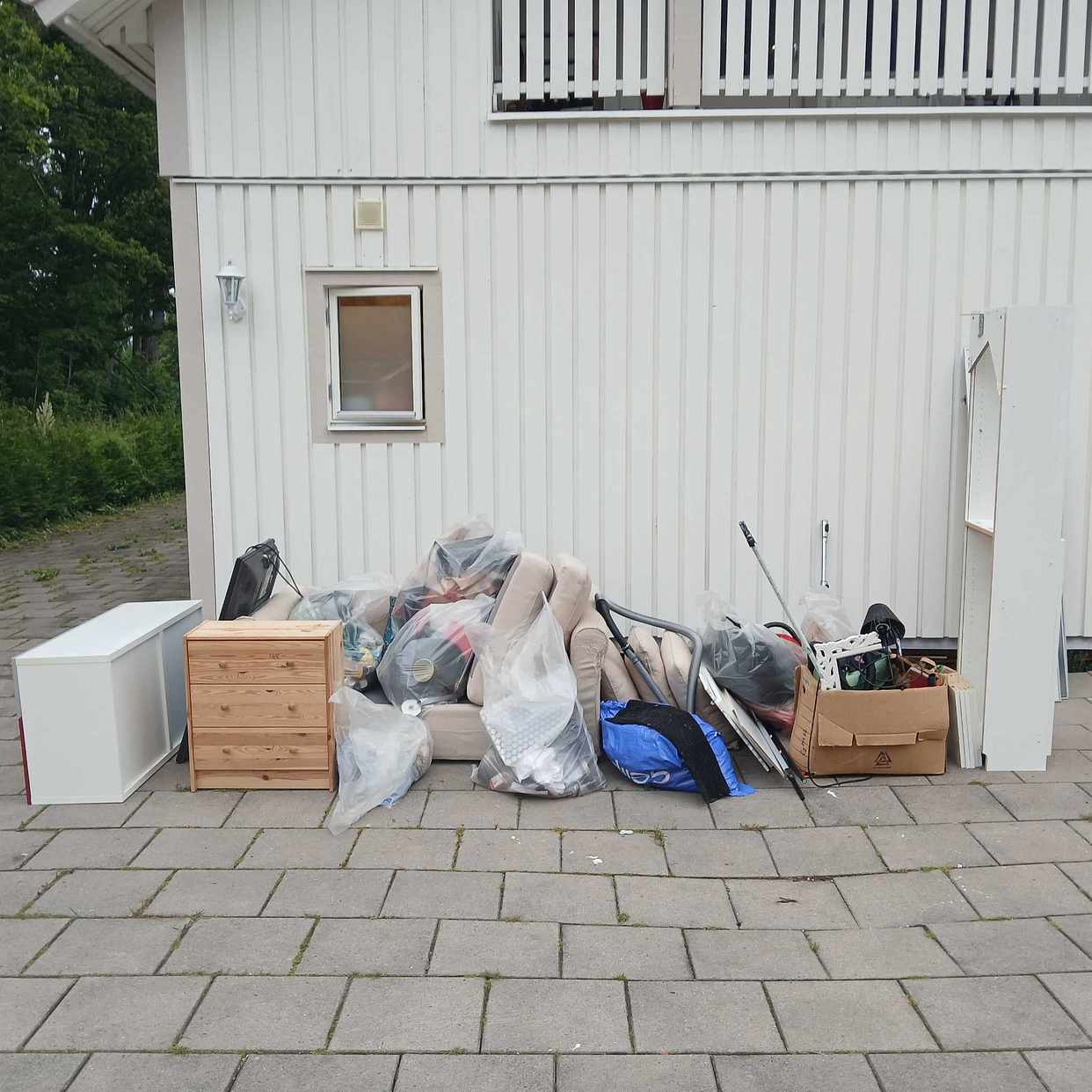 image of Slänga skräp - Farsta