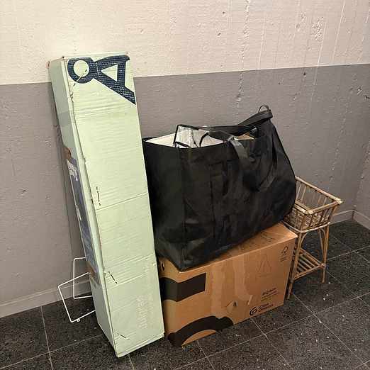 image of Hylla, kläder, julgran mm - Sundbyberg