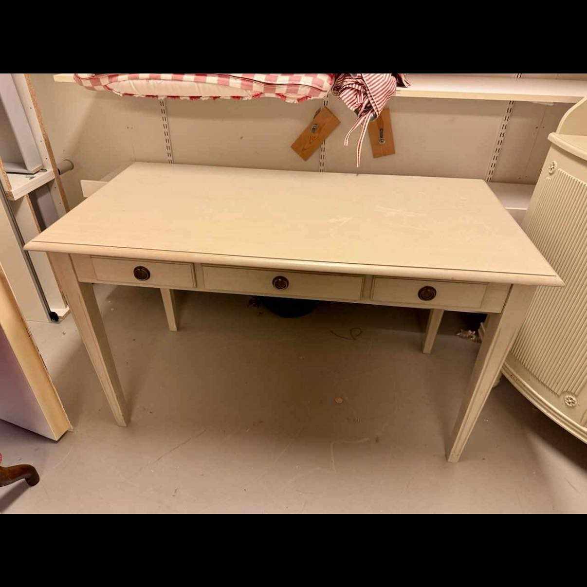 image of Hämta ett mindre skrivbor - 