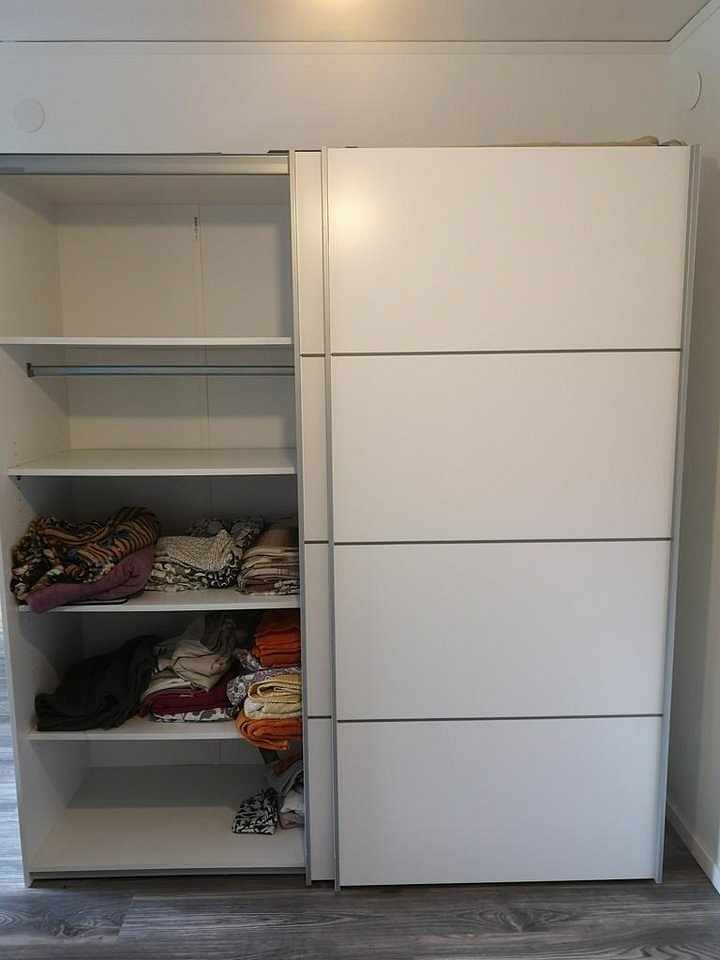 image of garderob med skjutdörrar  - 