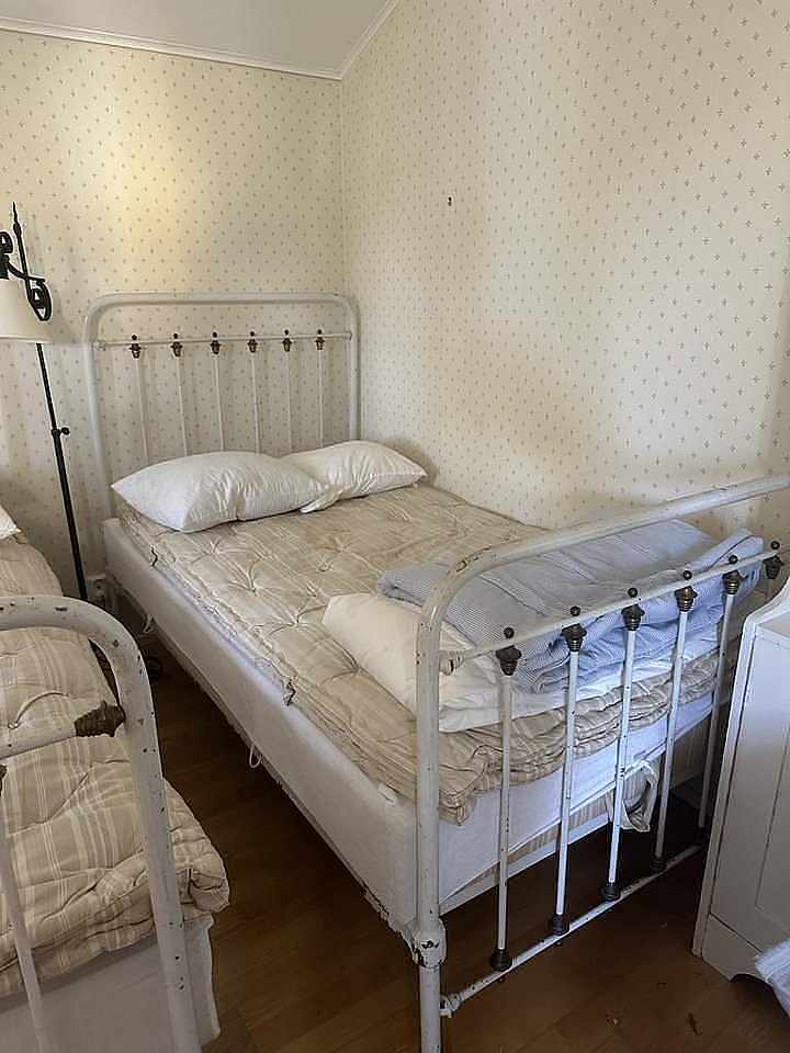 image of Järnsäng från sent 180 - 