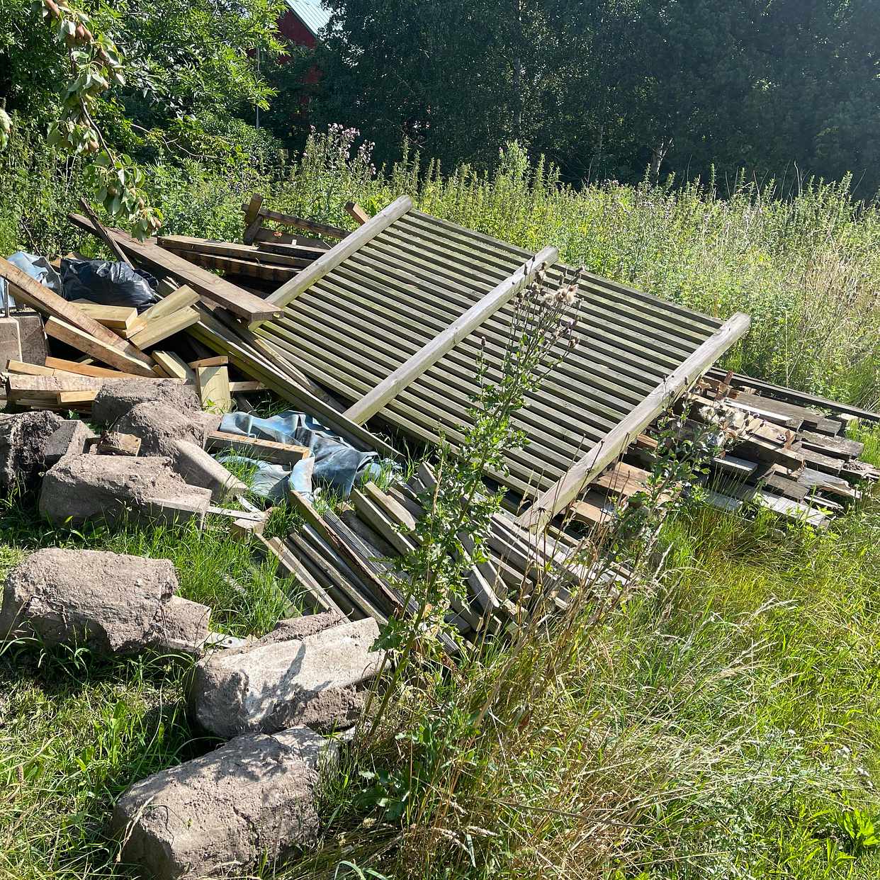 image of Hämtning av trallbygge - Torna-Hällestad