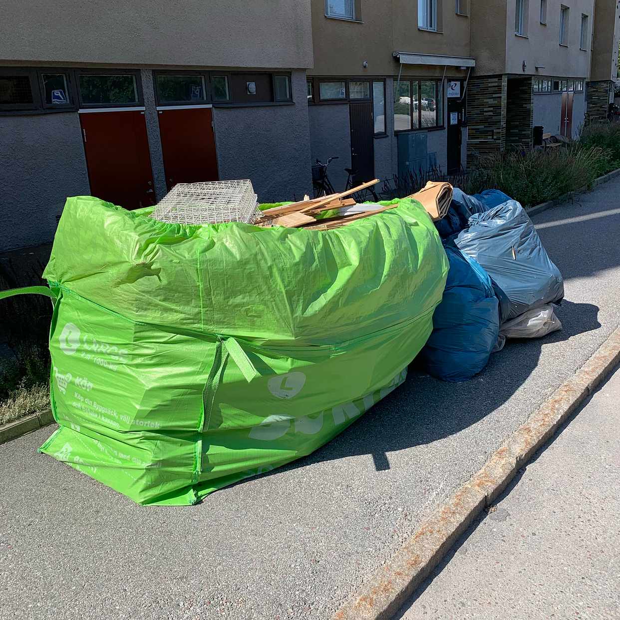 image of Trä, papper , plast - Järfälla