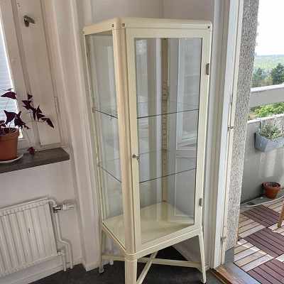 image of Deliver a glass cabinet - 