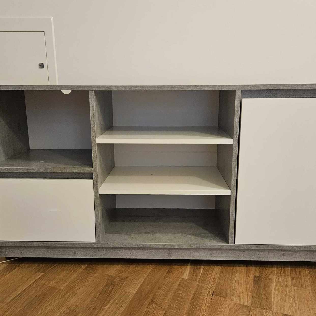 image of Säng och JYSK TV-bänk - Nynäshamn