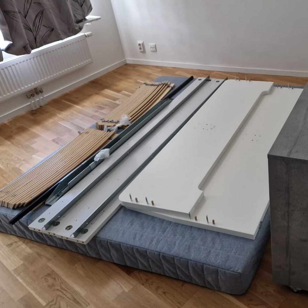 image of Säng och JYSK TV-bänk - Nynäshamn