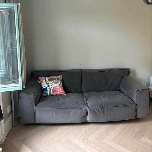 image of Soffa bortskänkes - Stockholm