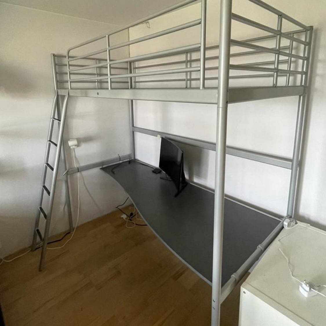 image of Säng 90x200  nedmonterad - 