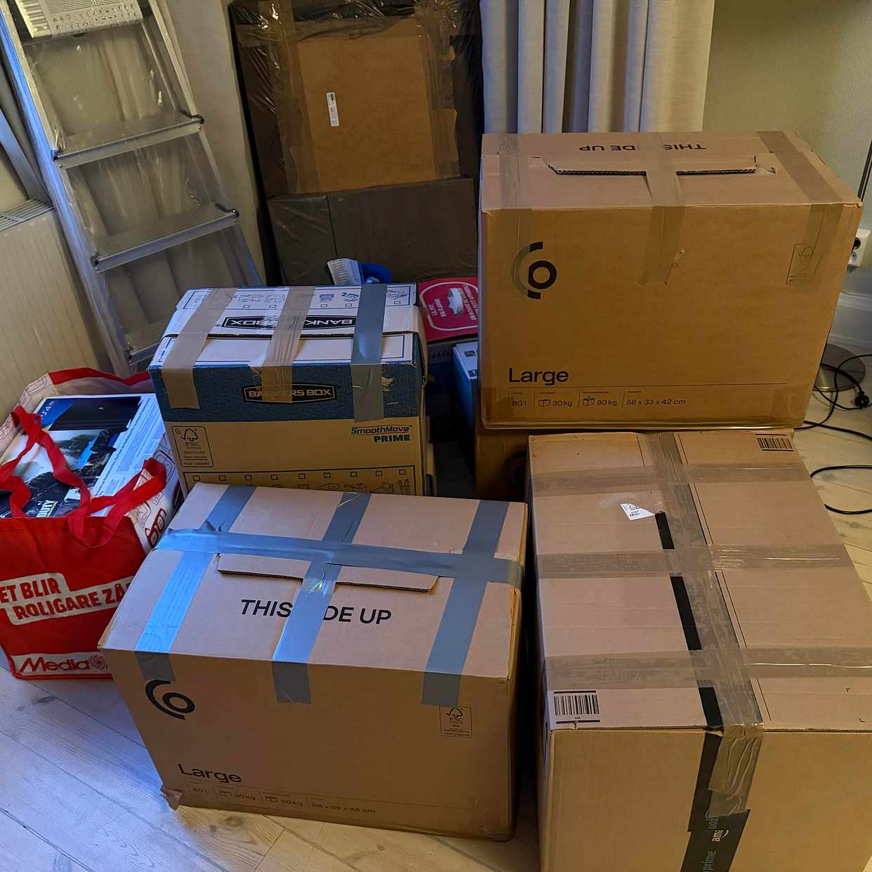 image of Moving to new apartment - 