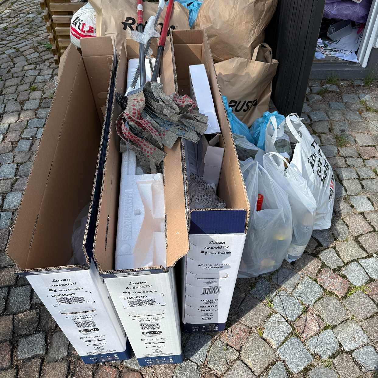 image of Wellpapp, plastic, glass - Täby
