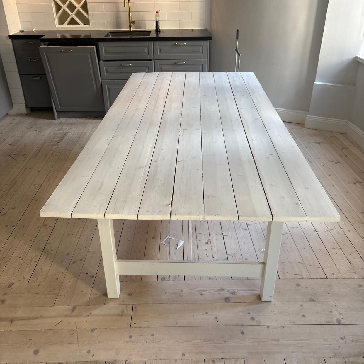 image of Kitchen table (working) - Norrmalm