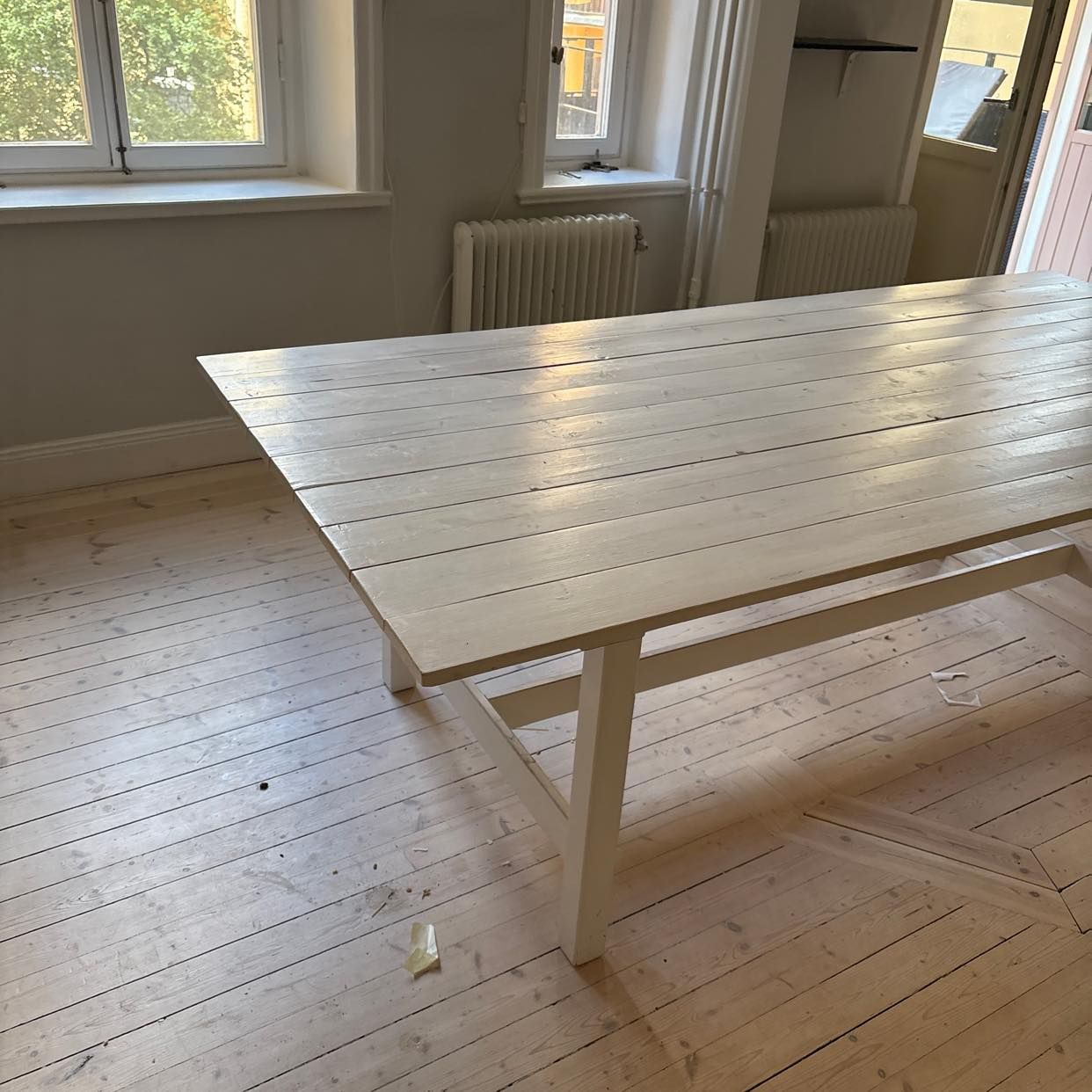 image of Kitchen table (working) - Norrmalm