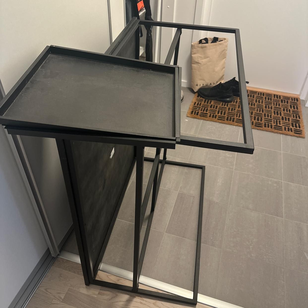 image of Soff bord och kartonger - Limhamn