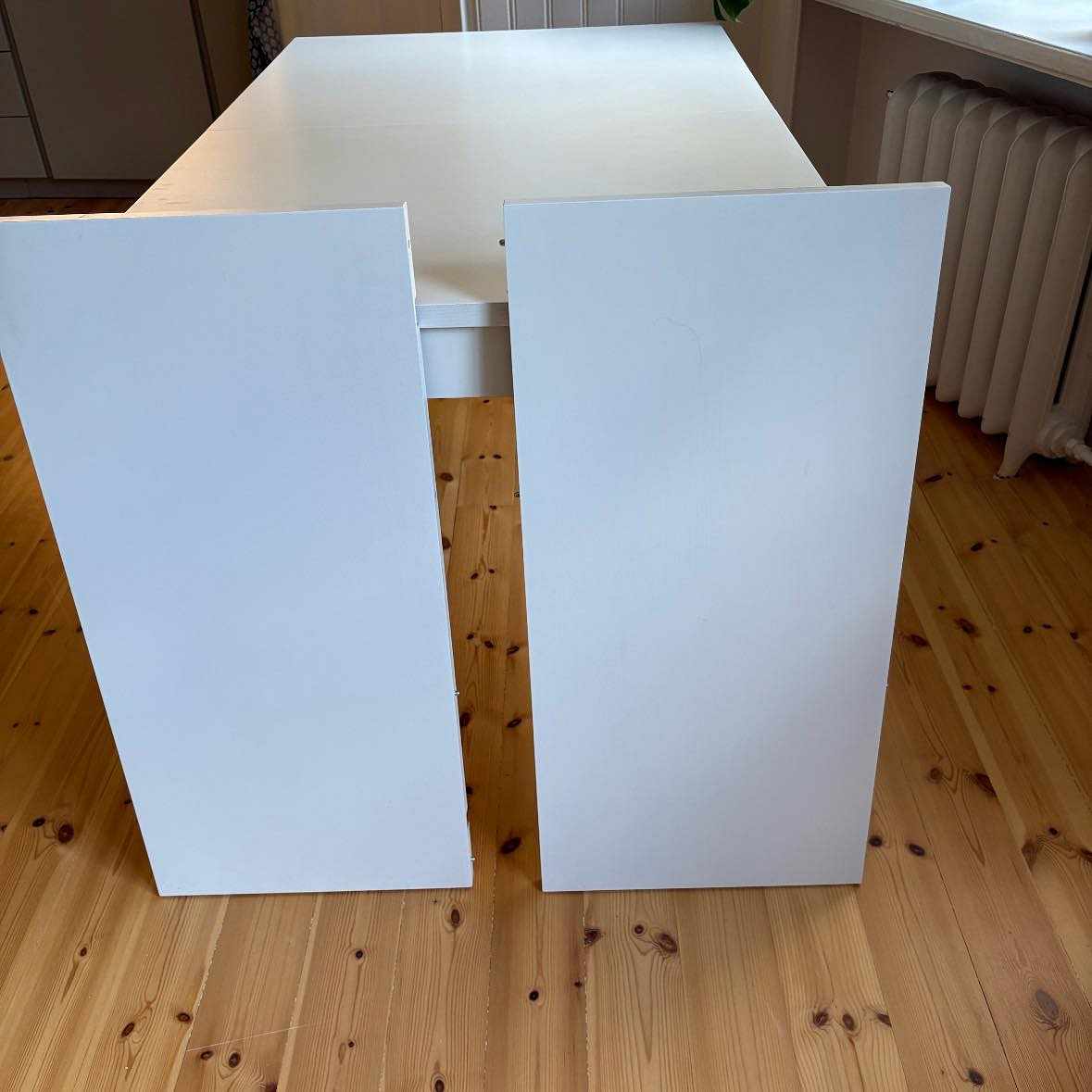 image of Bord med 2 skivor - 