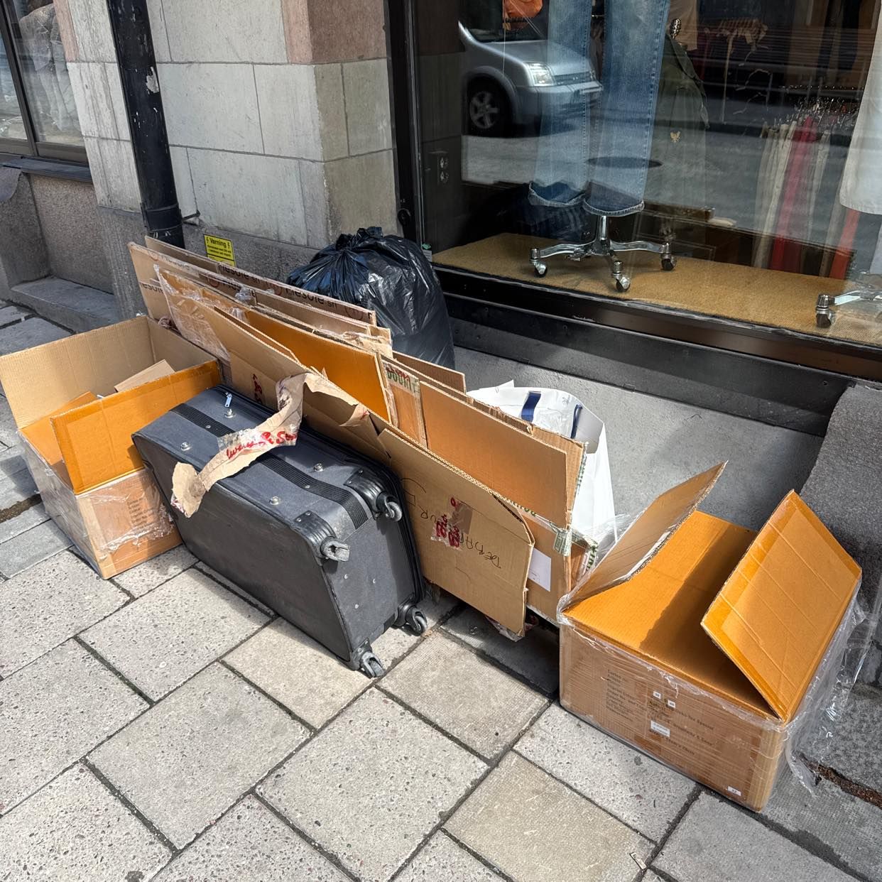 image of Kartong/plast/bagage - Stockholm