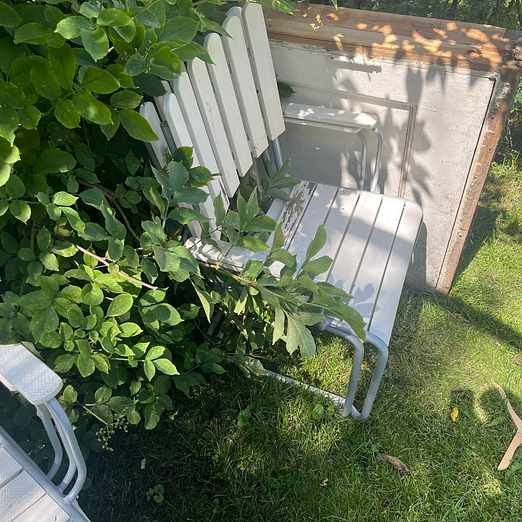 image of Fem trädgårdsstolar - Enskede-Årsta-Vantörs