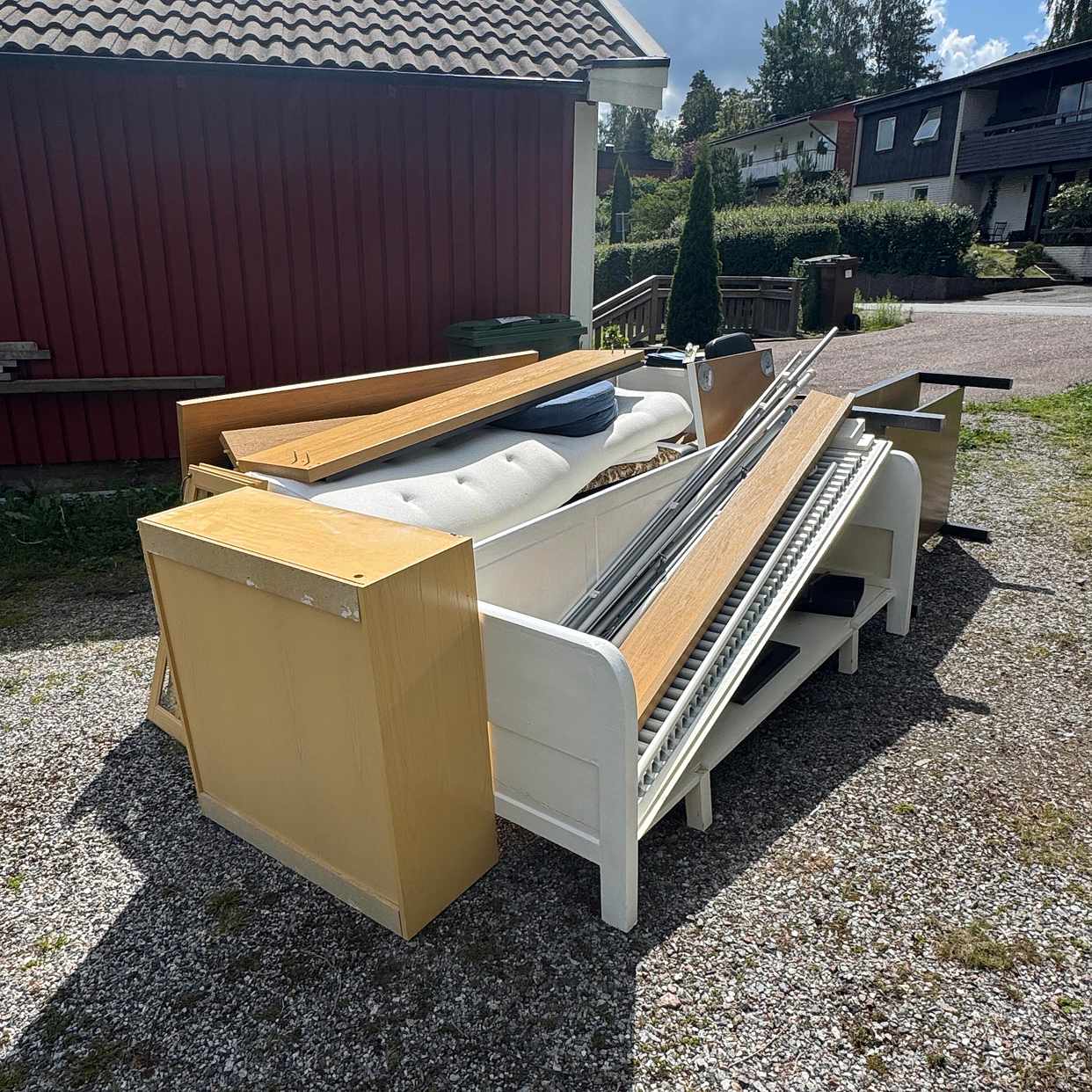 image of Möbler + blandat - Sollentuna