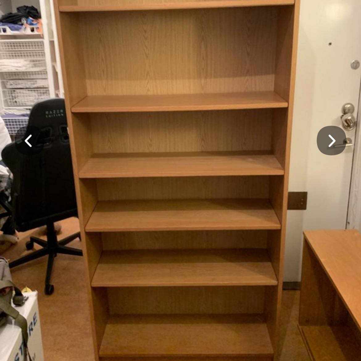 image of Leverans av bokhyllor - 
