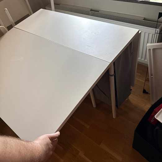 image of Dining table flips open - Sundbyberg