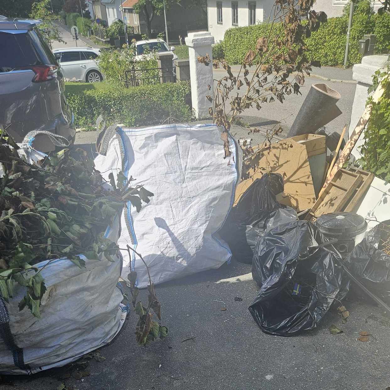 image of En jäkla massa skräp - Sköndal