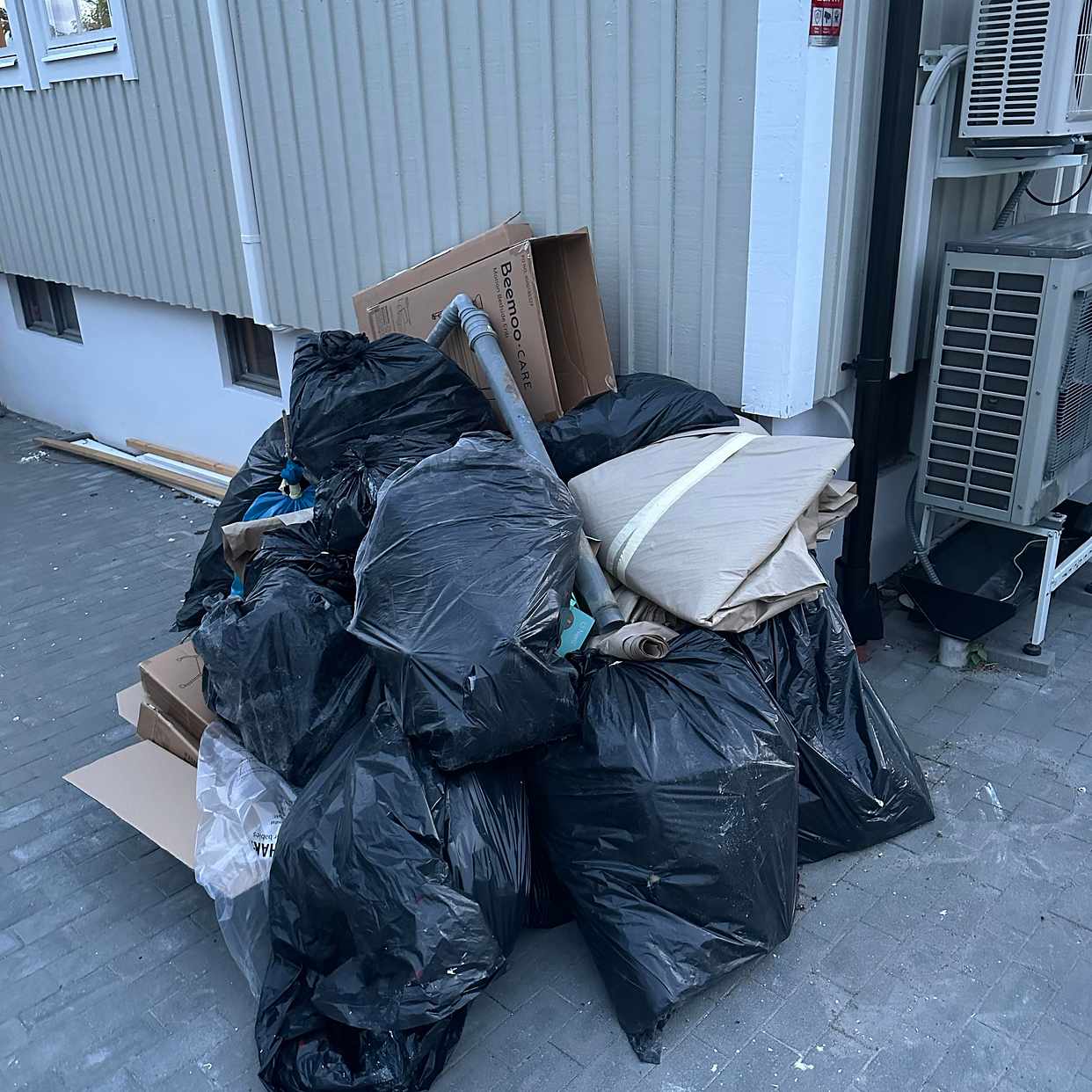 image of Blandat från renovering - Enskede