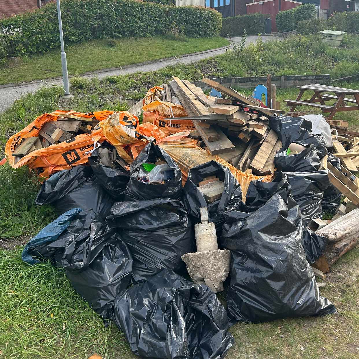 Lämnas till återvinning