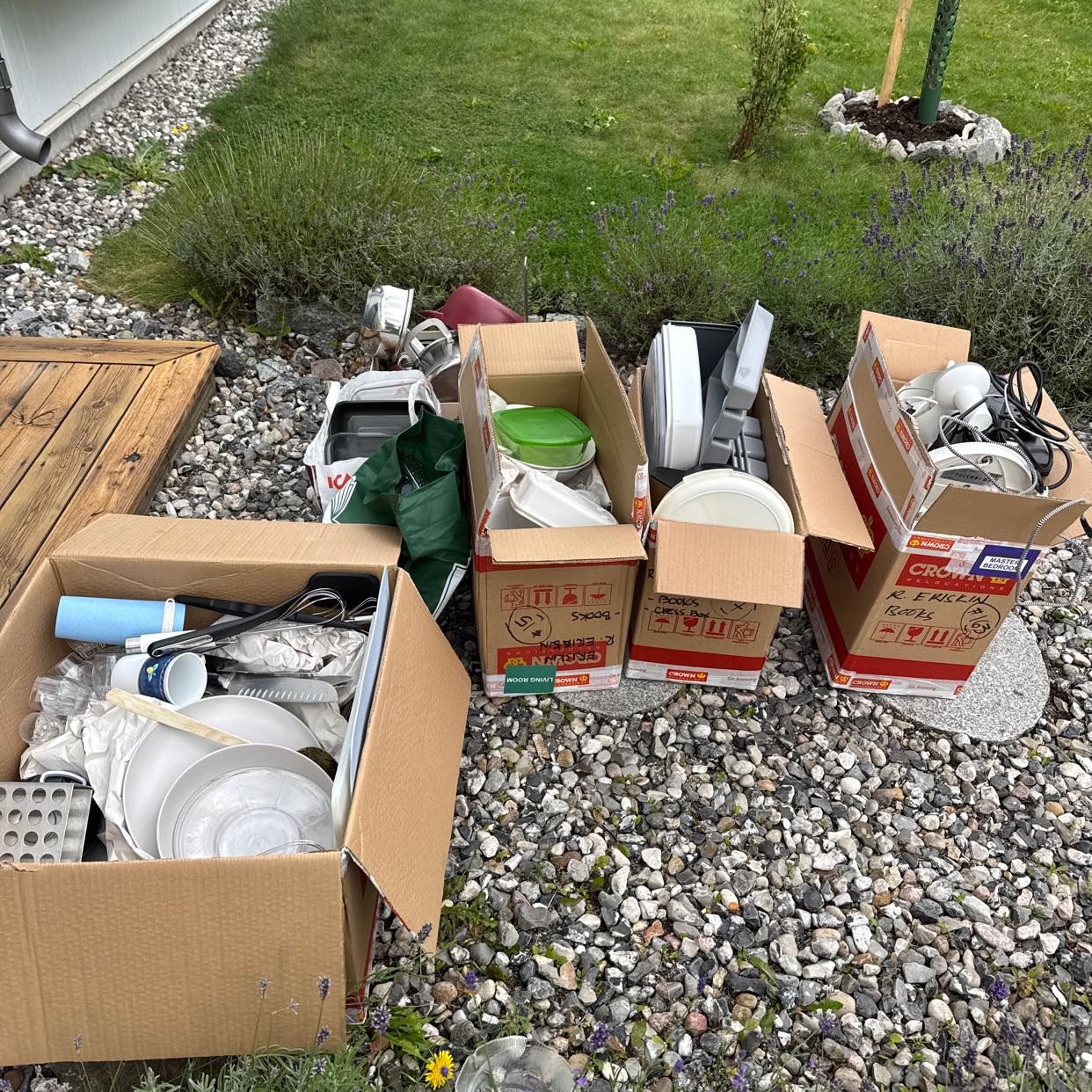 image of Kitchenware and recycling - Täby