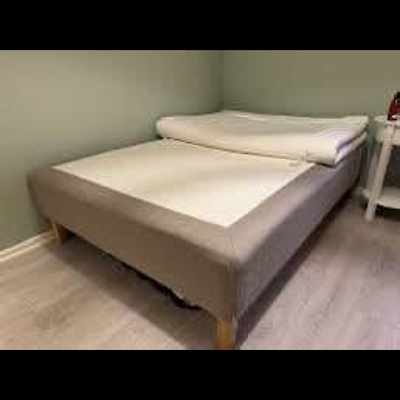 Säng 140 cm (resårbotten)