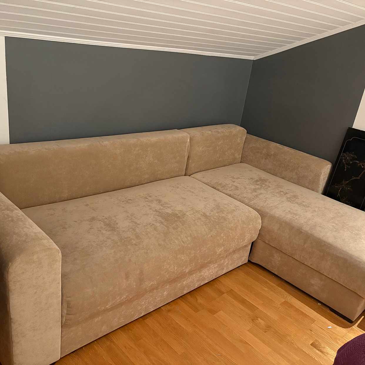Soffa & en flyttkartong