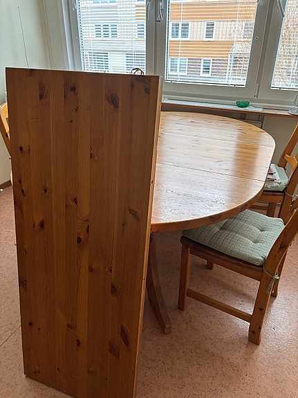 Furu bord 6 stolar, 2 ilä